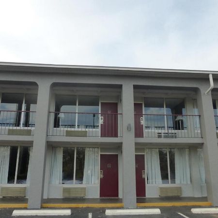 Red Roof Inn Evergreen Exterior foto