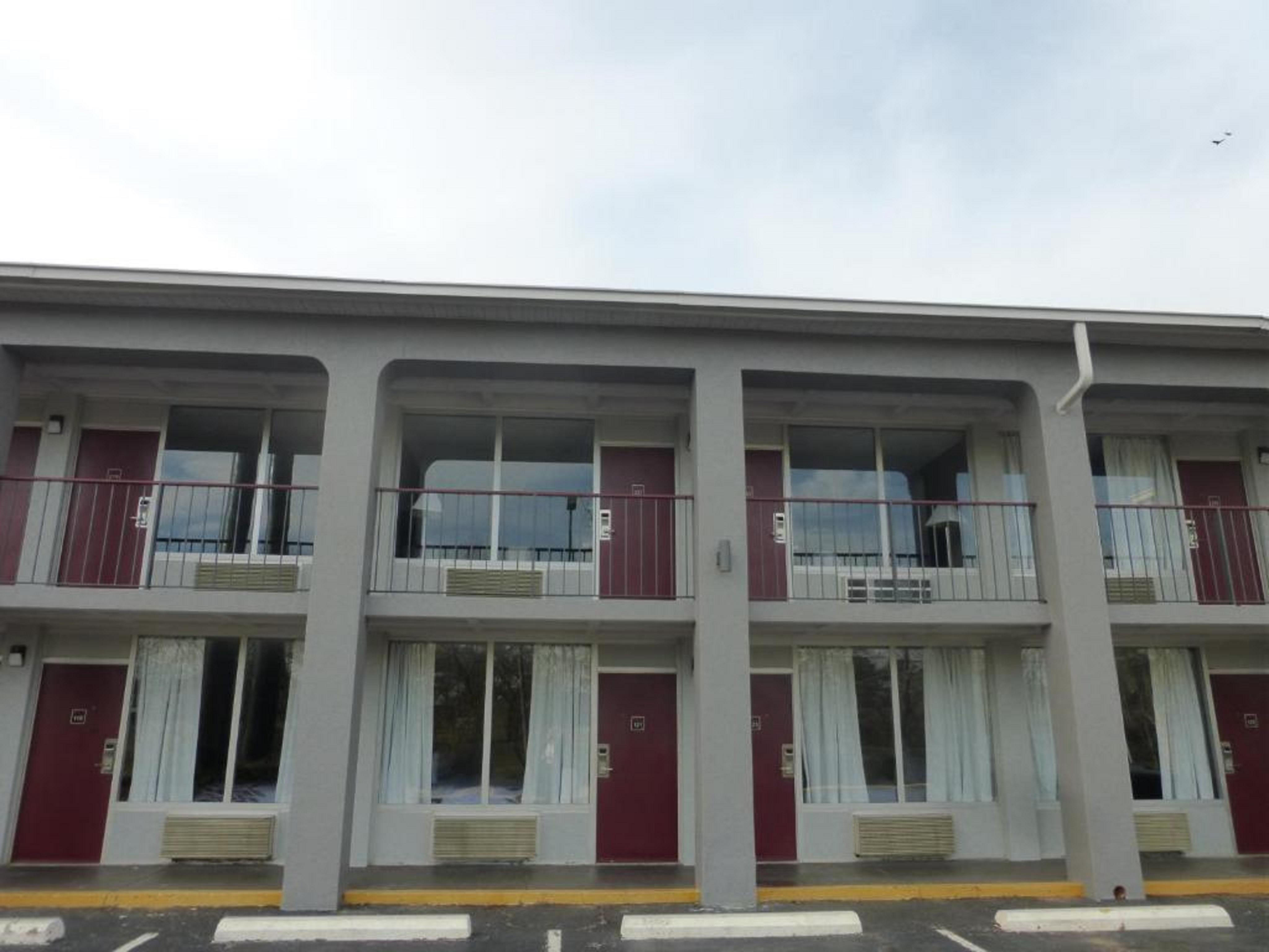 Red Roof Inn Evergreen Exterior foto