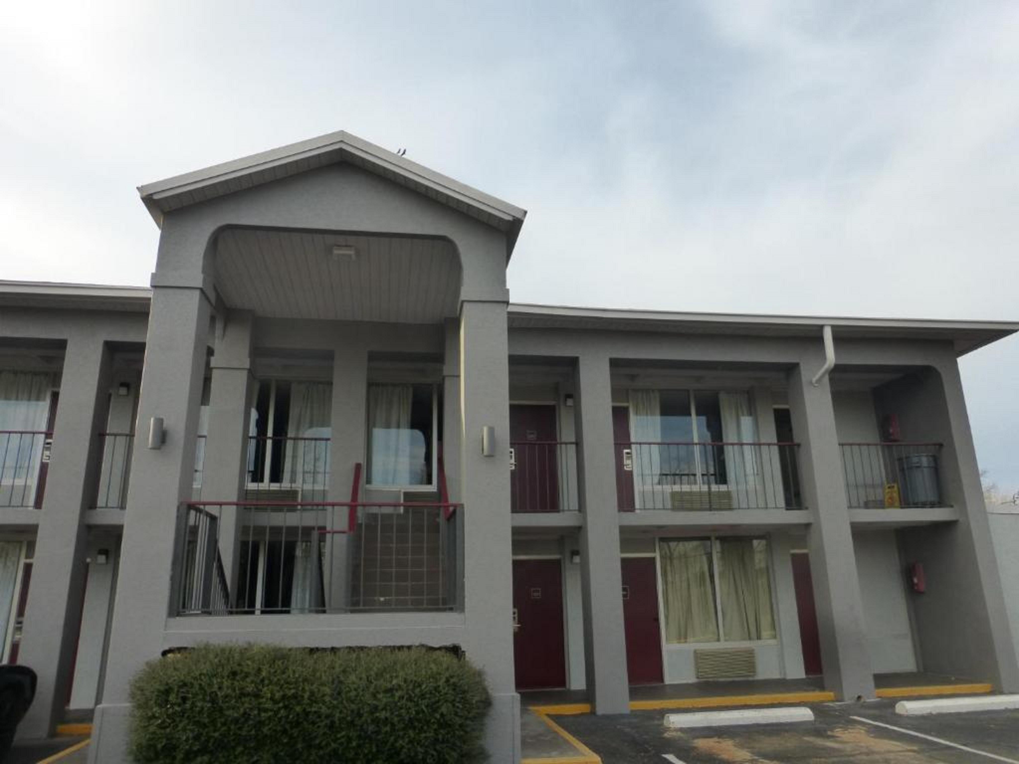 Red Roof Inn Evergreen Exterior foto