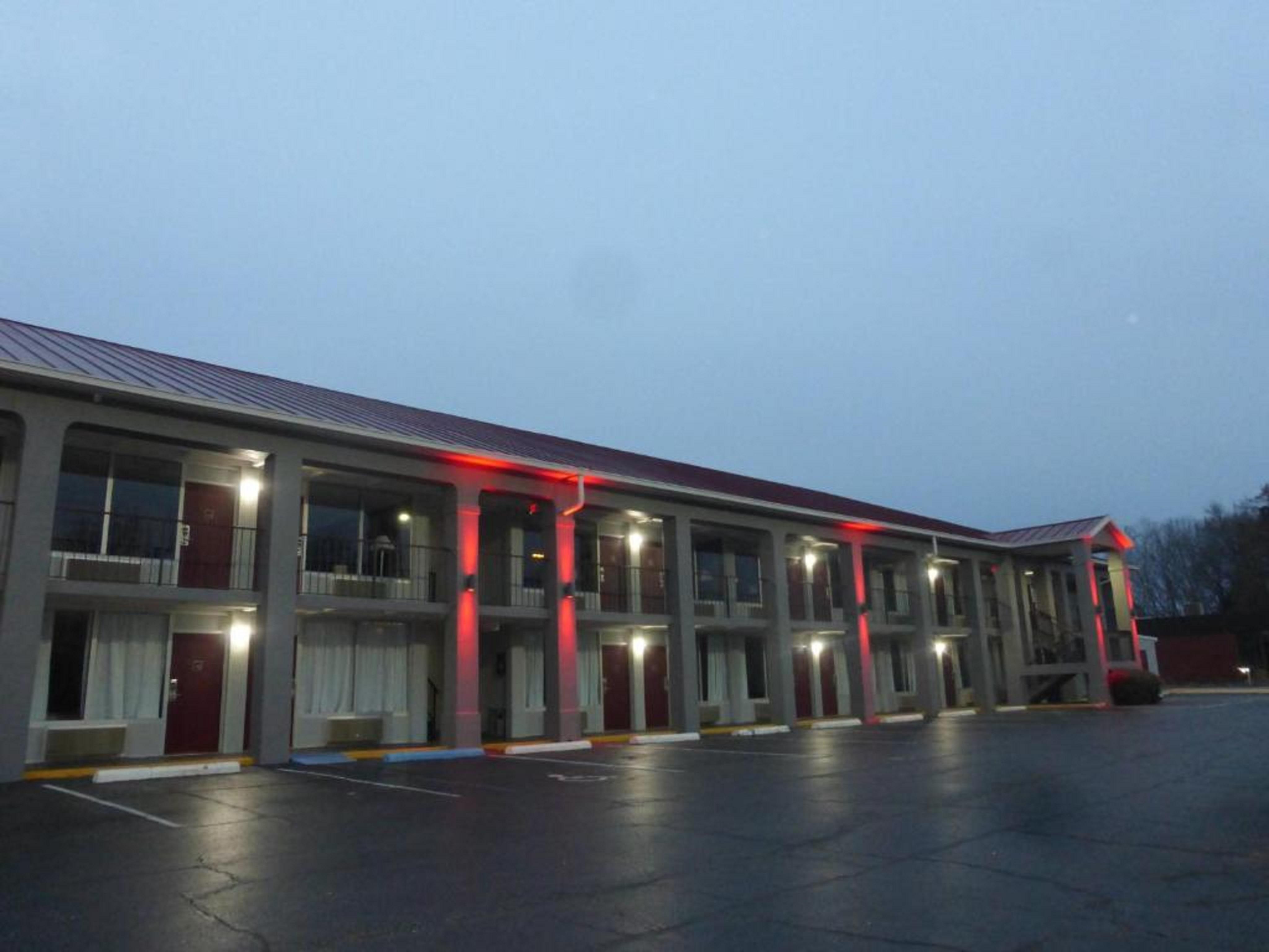 Red Roof Inn Evergreen Exterior foto