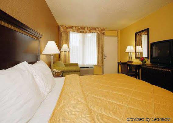 Red Roof Inn Evergreen Habitación foto